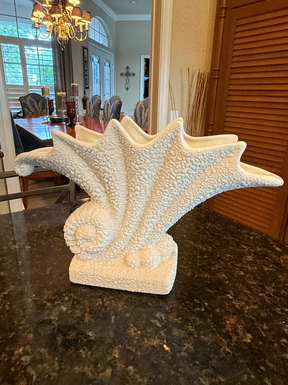 Vintage 1994 Royal Haeger White Popcorn Shell Planter Vase #239